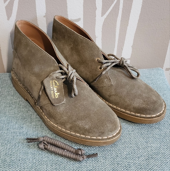 Clarks: Olive Suede Desert Boots - Picture 1 of 11